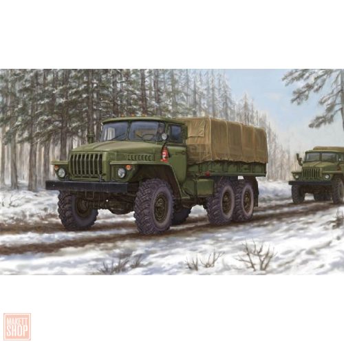 Trumpeter 1:35 Russian URAL-4320 Truck